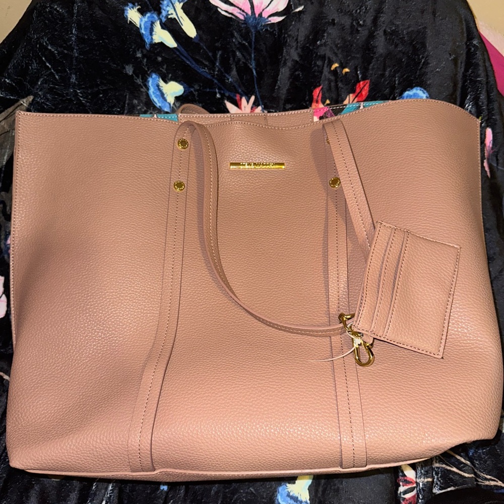 Extra Large NEW Steve Madden Mauve Large Tote With Bag In Bag